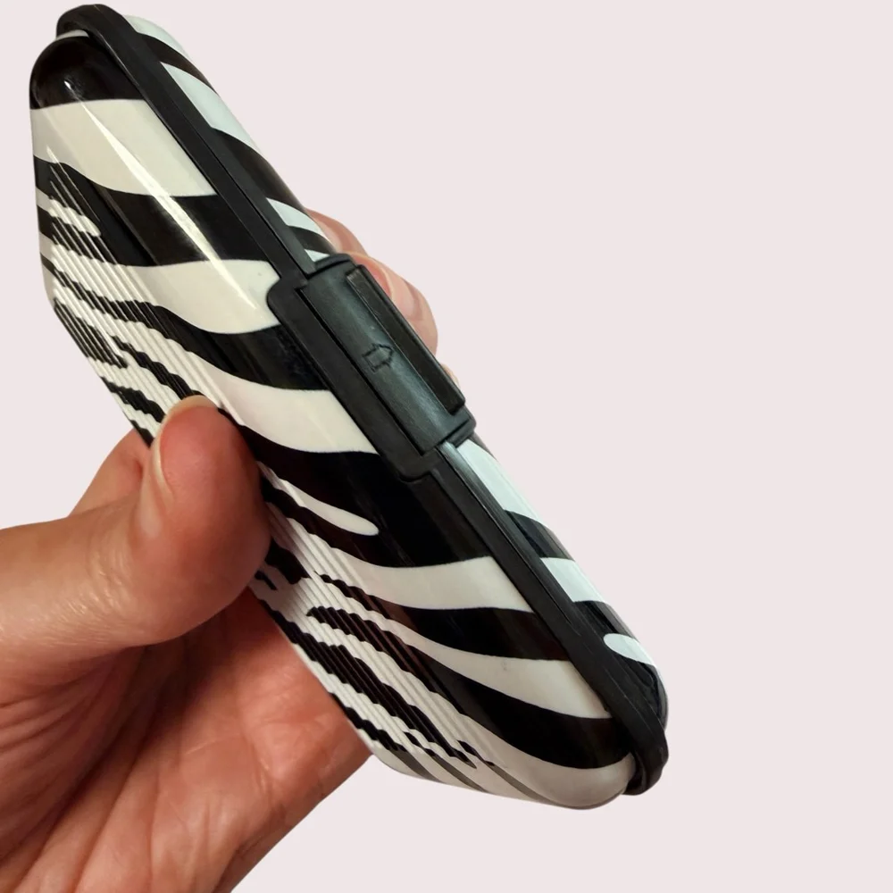 Zebra Print Hard Case Card Holder Wallet Accordion Organizer Card Caddy